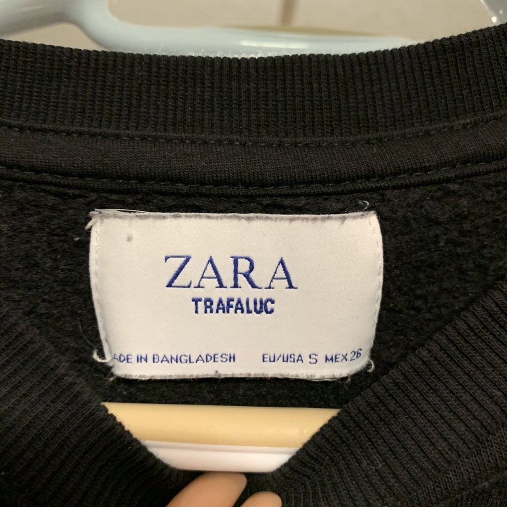 Zara Sweater - Picture 2 of 2